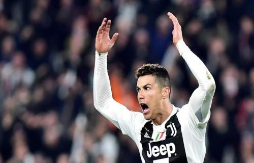 Ronaldo Berselebrasi Dengan Keinginannya