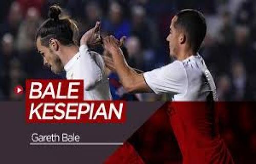 Menghina <b>Gareth Bale</b>, Suporter Real Madrid Harus Cium Kakinya