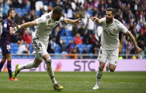 Real Madrid Menang Atas Eibar Melalui Dua Gol Karim Benzema